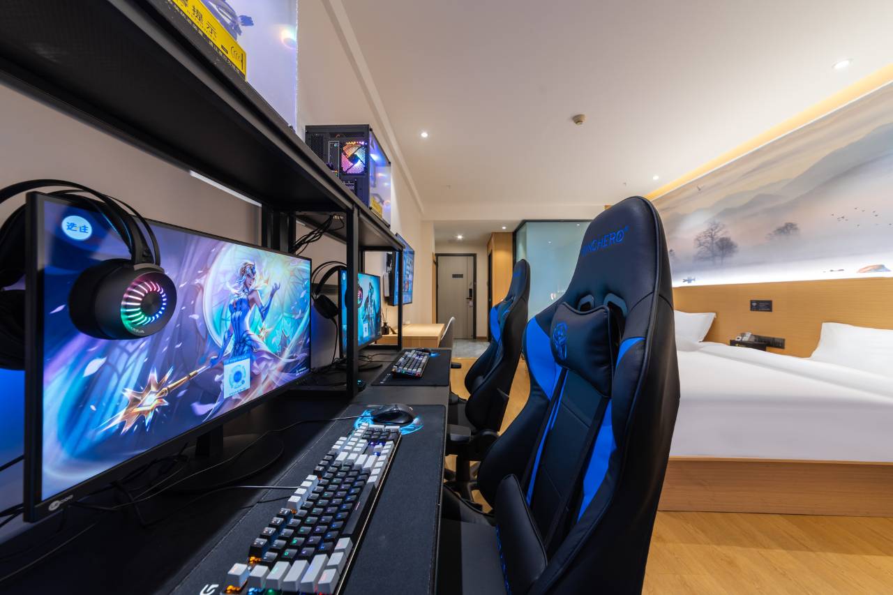 竞族电竞（成都温江大学城店） 打造高校电竞新地标