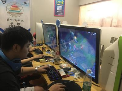 2017NEST南昌大众海选赛六安站战火点燃，英雄联盟电竞热潮席卷全城